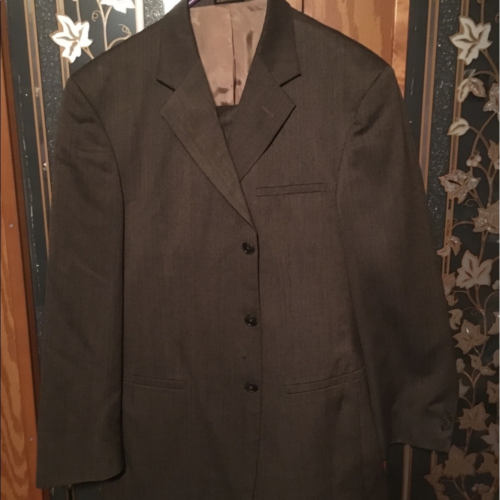 Men’s J Ferrar suit